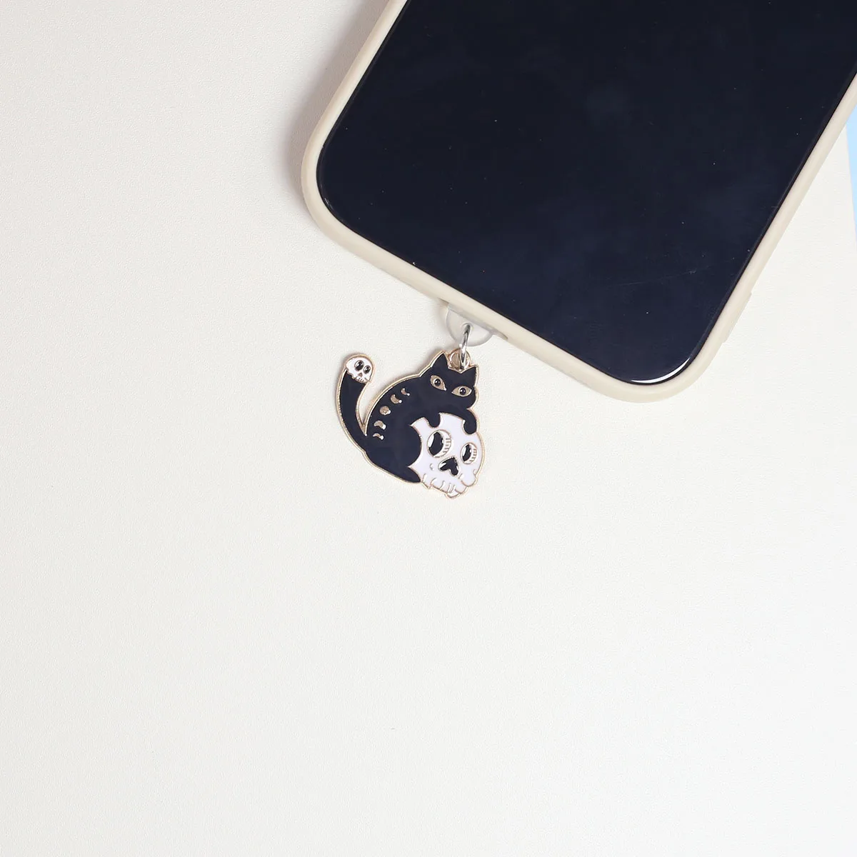 Skull Head Cat Cold Style Phone Dust Stopper ciondolo accessori per telefoni decorazione adatta per iPhone Type-C Port Dust plug