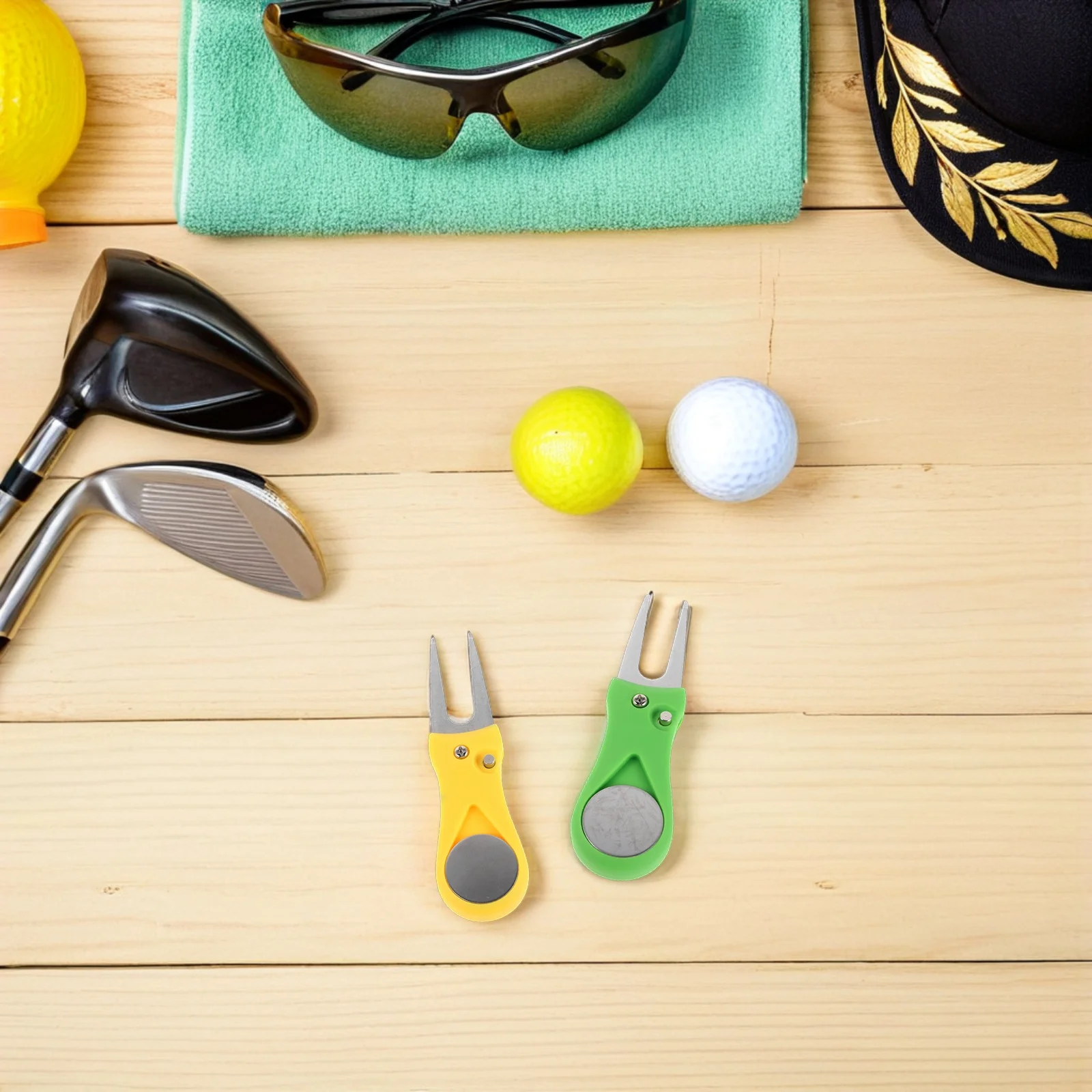 2Pcs Foldable Dual Color Golf Green Fork Divot Tool Metal Pitch Mark Repair Accessory for Golfers Metal Golf Divot Repair Tool