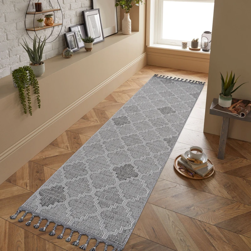

LOOM & LUXE Collection 2X8 White/Grey /Trellis Indoor/Outdoor Area Rug