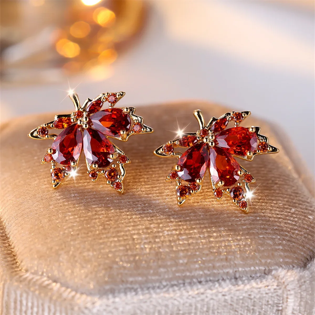 2024 New Pomegranate Red Water Drop Diamond Maple Leaf Earrings, High End Bride Wedding, Simple, Small and Versatile Earrings