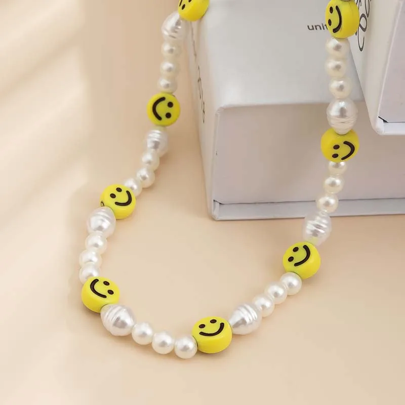 Bohemian Smiley Face Pearl Beaded Necklace for Men Women Fashion White Imitation Pearl Choker Necklace Wedding Jewelry