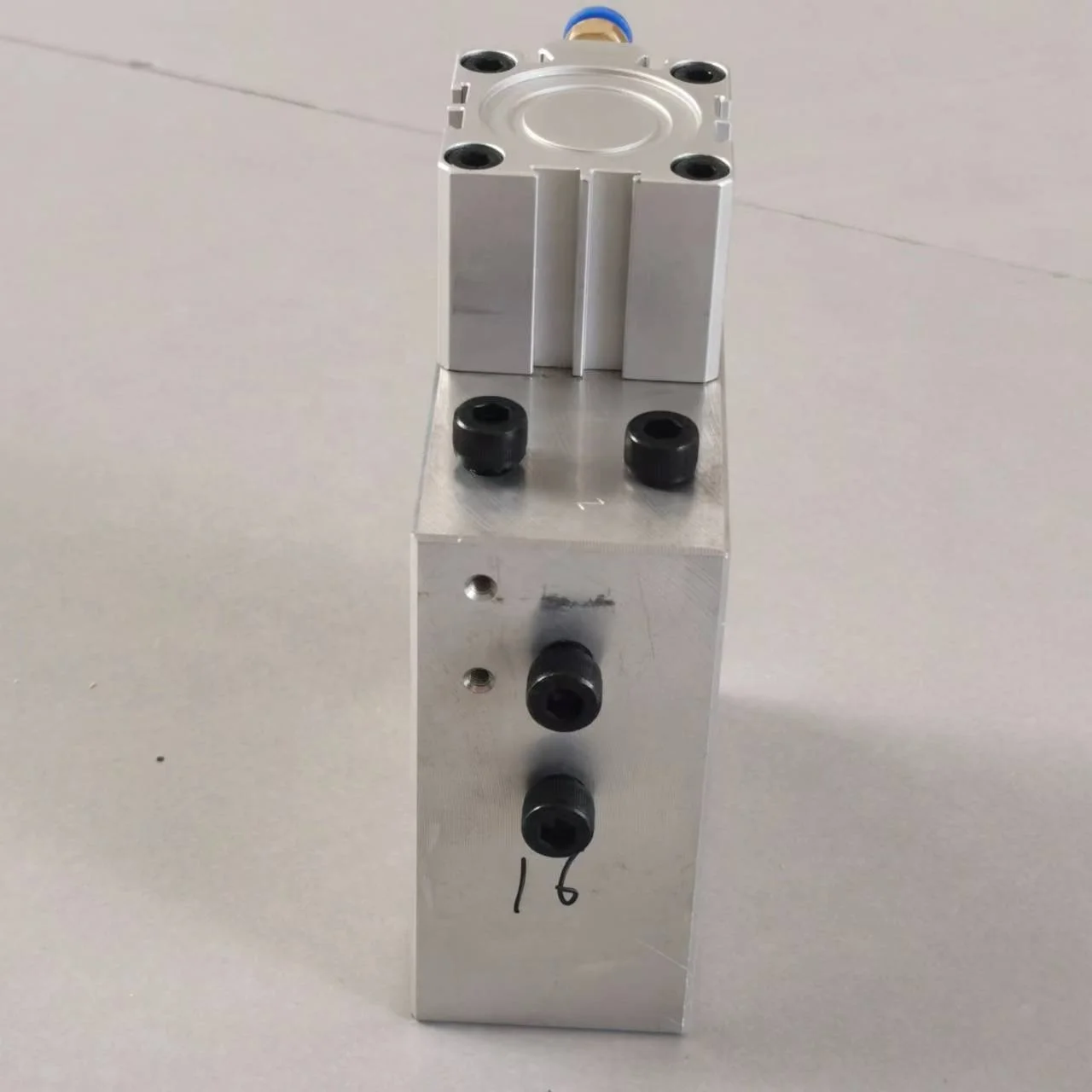 Air Driven Circular Aperture Punch Tool for Film and Plastic Bag Making