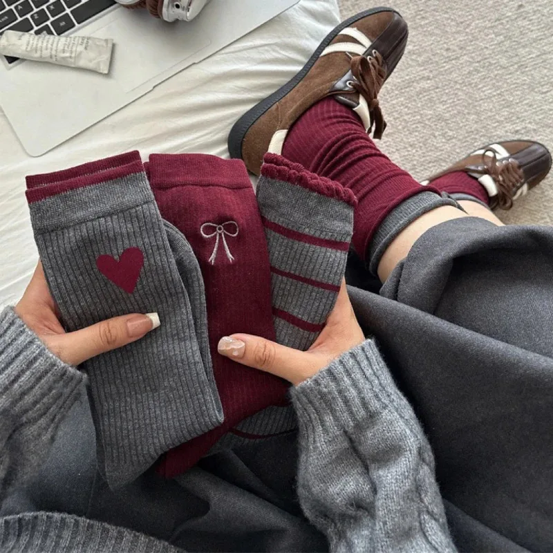 

5 Pairs of Cotton Ruffle Ankle Socks for Women, Cute Retro Kawaii Korean Socks for Girls, Autumn and Winter 2025, Red Mid-Tube S