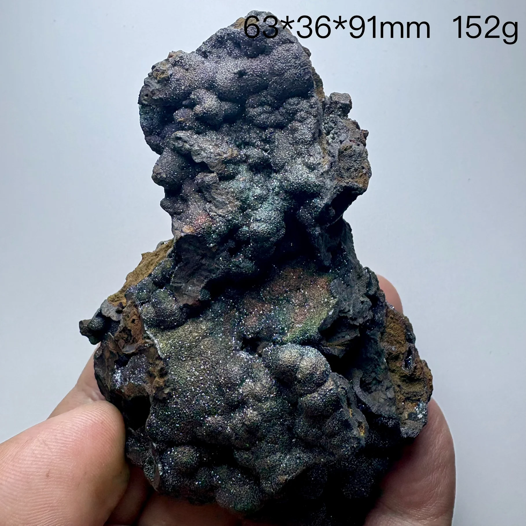 Natural stone, limonite and malachite are found together. Crystal mineral specimens, fluorite, crystal clusters, quartz clusters