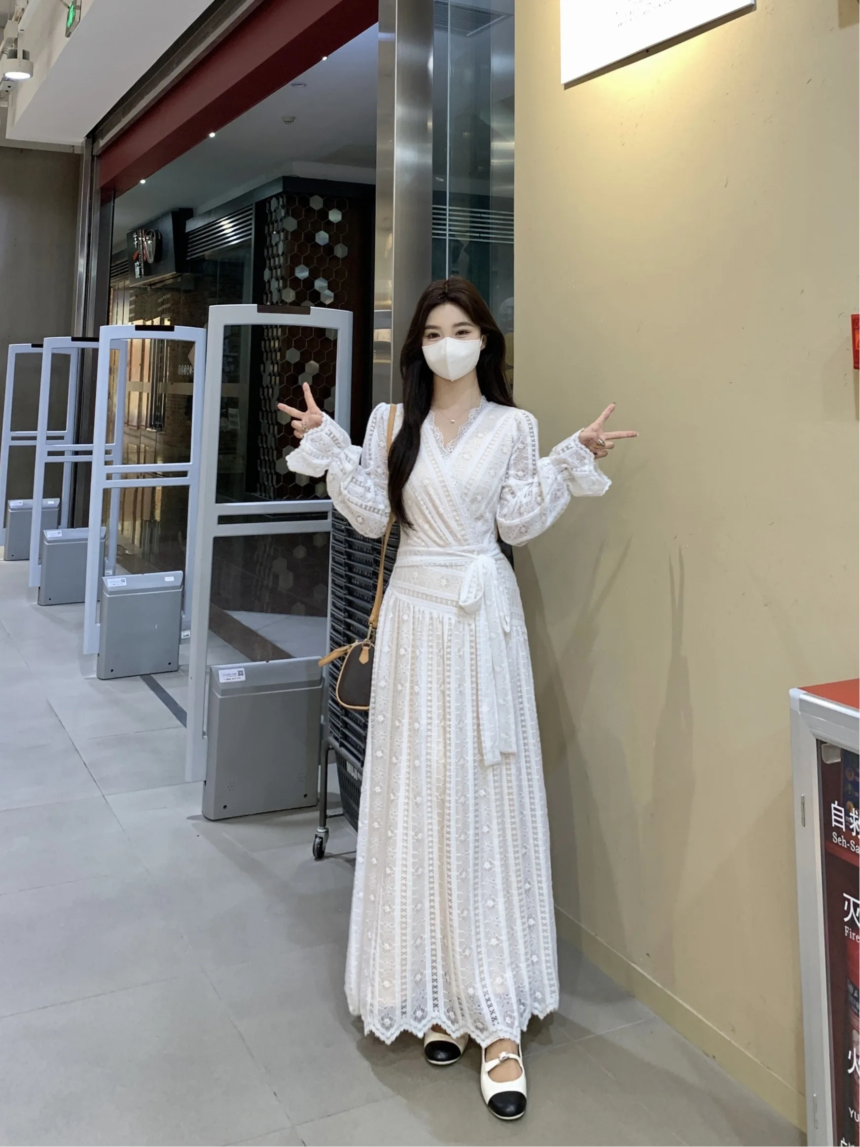 

plus Size Fleece Lined V Neck Lace Long Sleeve Dress Autumn Winter New Style Waist Cinching Slimming Design Belted Long Dress