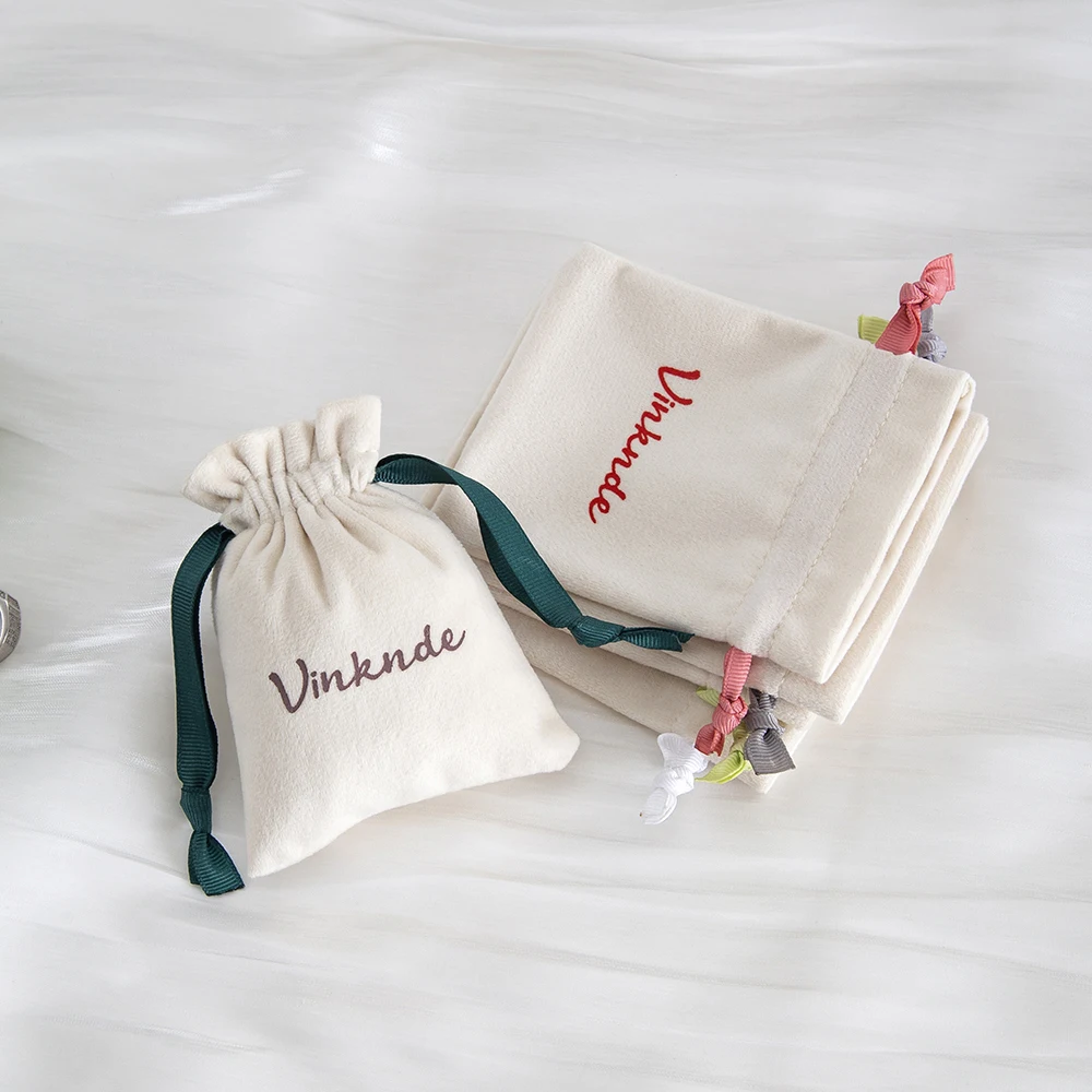 100 قطعة شعار مخصص المخملية الرباط أكياس تغليف المجوهرات المخملية الفانيلا القطن الحقائب الصغيرة هدية الزفاف الحلوى أقراط أكياس