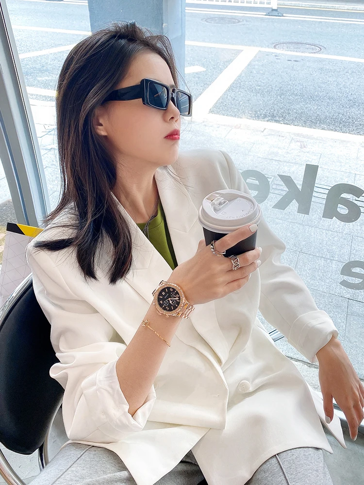 Nuovo orologio di fascia alta da donna, temperamento semplice, quadrante grande, stile neutro, orologio da donna alla moda e suggestivo, regalo femminile