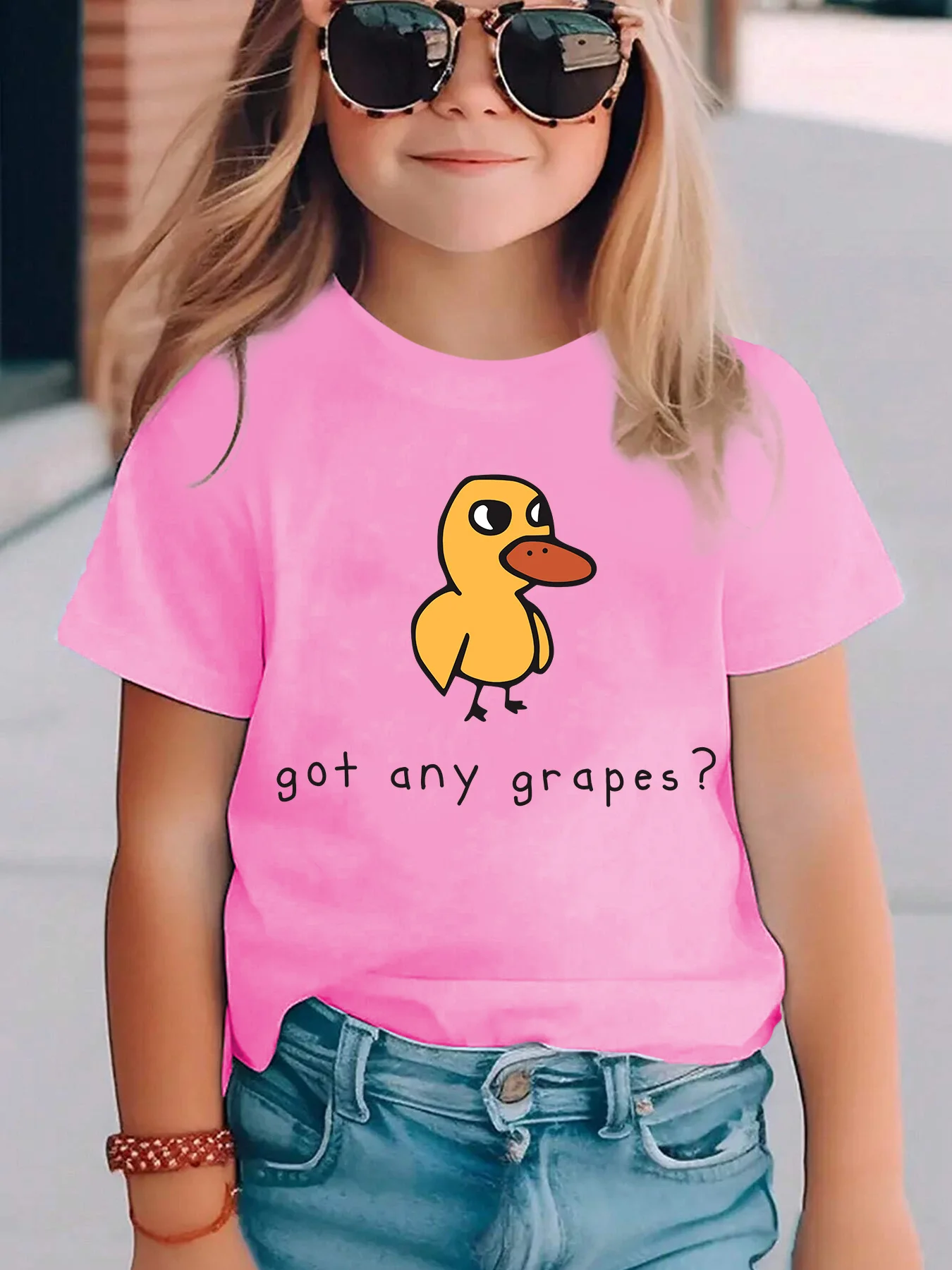 2026 Zomer Mode Meisjes T-shirt met ronde hals en korte mouwen GOT ANY GRAPES Gele eendprint Casual veelzijdige top Meisjeskleding