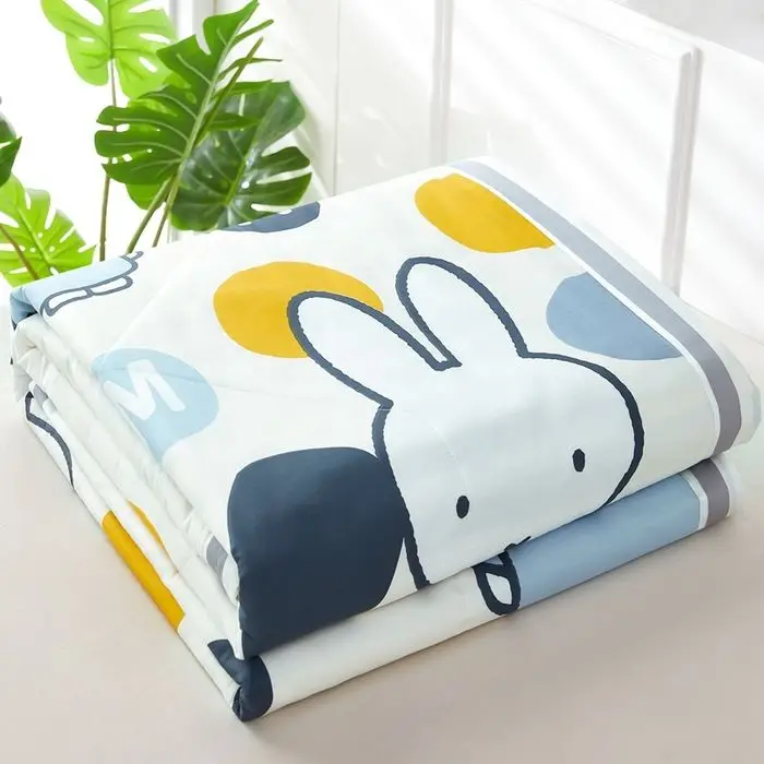 Miffy Rabbit Sommer-Kühldecke Hochwertiger Cartoon-Animationsdruck Heim-Sommerdecke Weiche Maschinenwaschbare Klimaanlagen-Decke – Detail 6