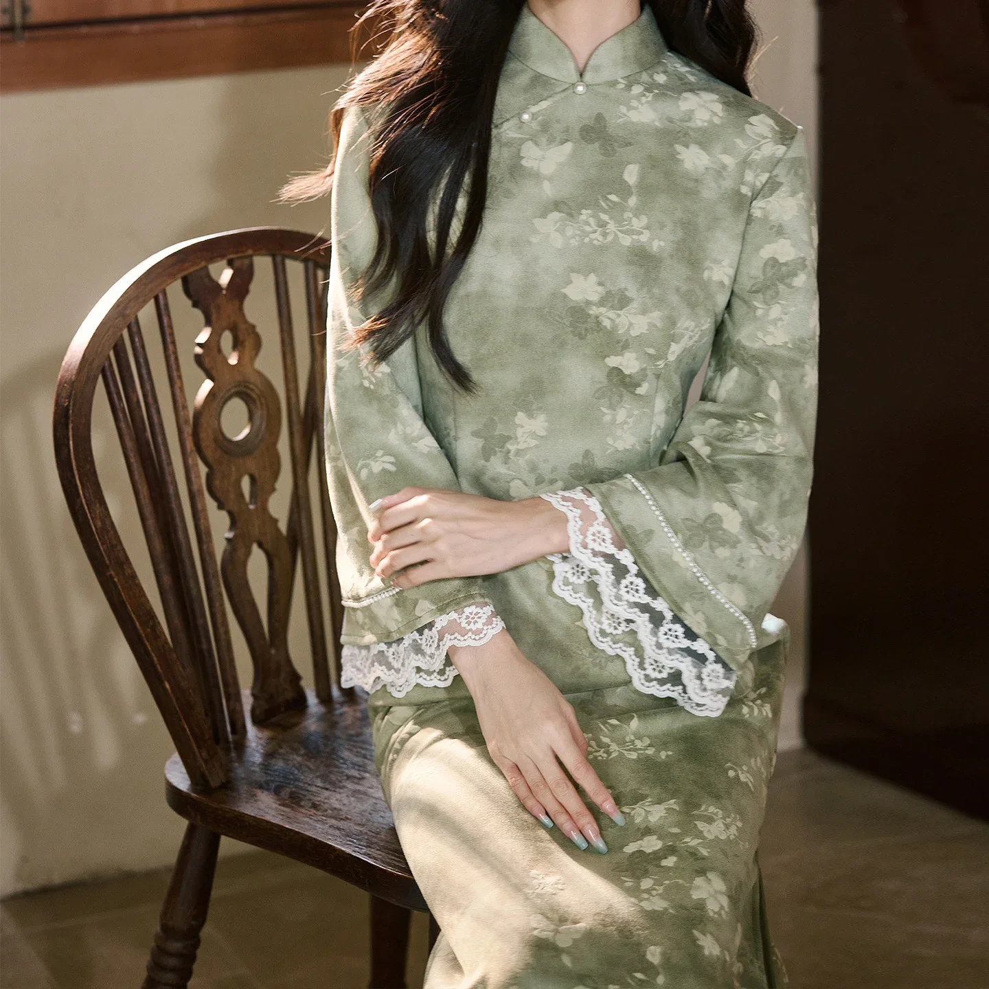 

Tradition Mandarin Collar Qipao Chinese Princess Style Dress Improved Qipao Long Vestidos Women Sexy Lace Trim Sleeve Cheongsam