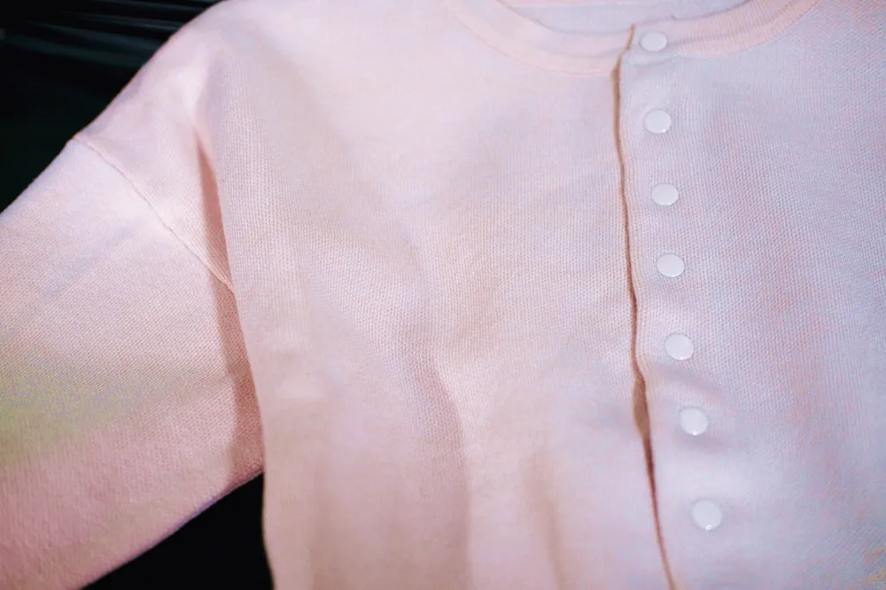 Damen-Basisschicht 2025, französischer klassischer eleganter Pullover, Damen-Strickjacke mit Rundhalsausschnitt, Herbst-Winter, lässige Oberbekleidung – Detail 8