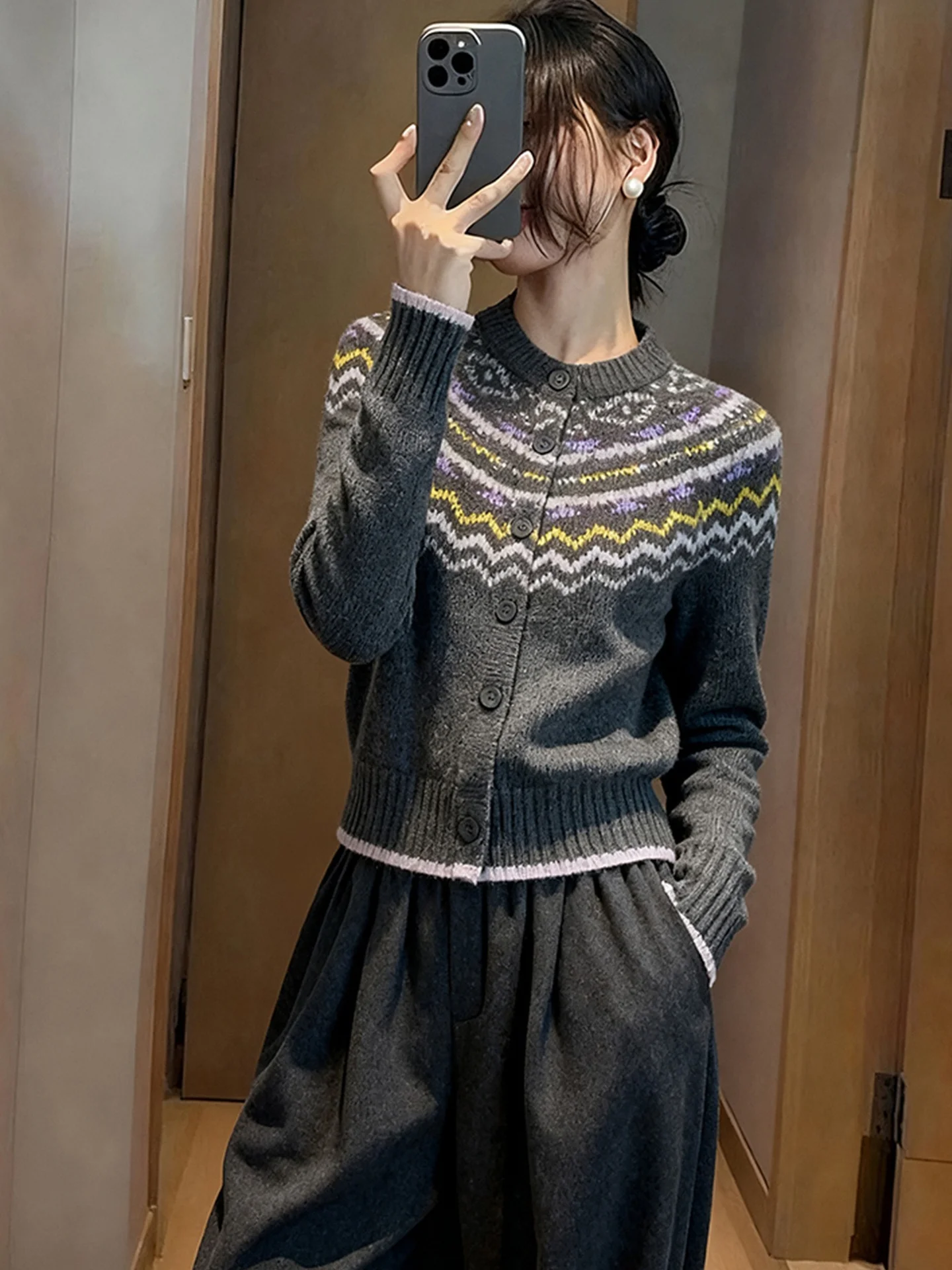 Faionable High-End ey Long Sve Knitted Sweater Comfortable Unique Design Sensation Top for Autumn Winter Commute Women