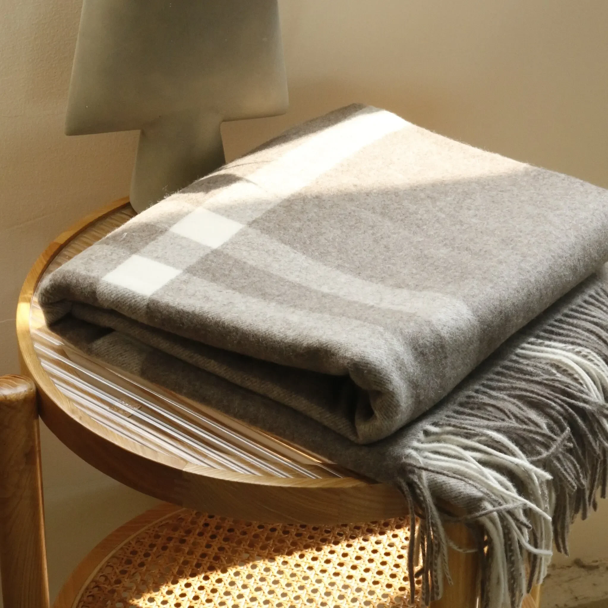 30% Cashmere 70% Lamb Wool Eco-Friendly Winter Luxury Throw Blanket Soft for Sofa Snuggling Outdoor Picnics & Bedroom Decor