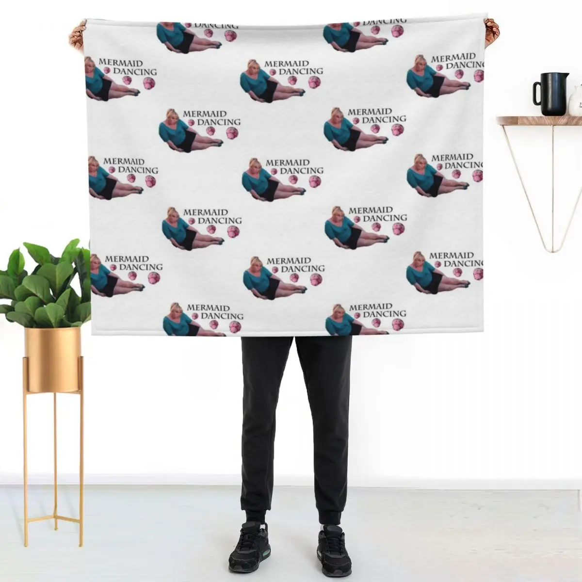 Mermaid Dancing - Fat Amy Fitted Throw Blanket Soft Sherpa Fleece Warm Blanket for Winter