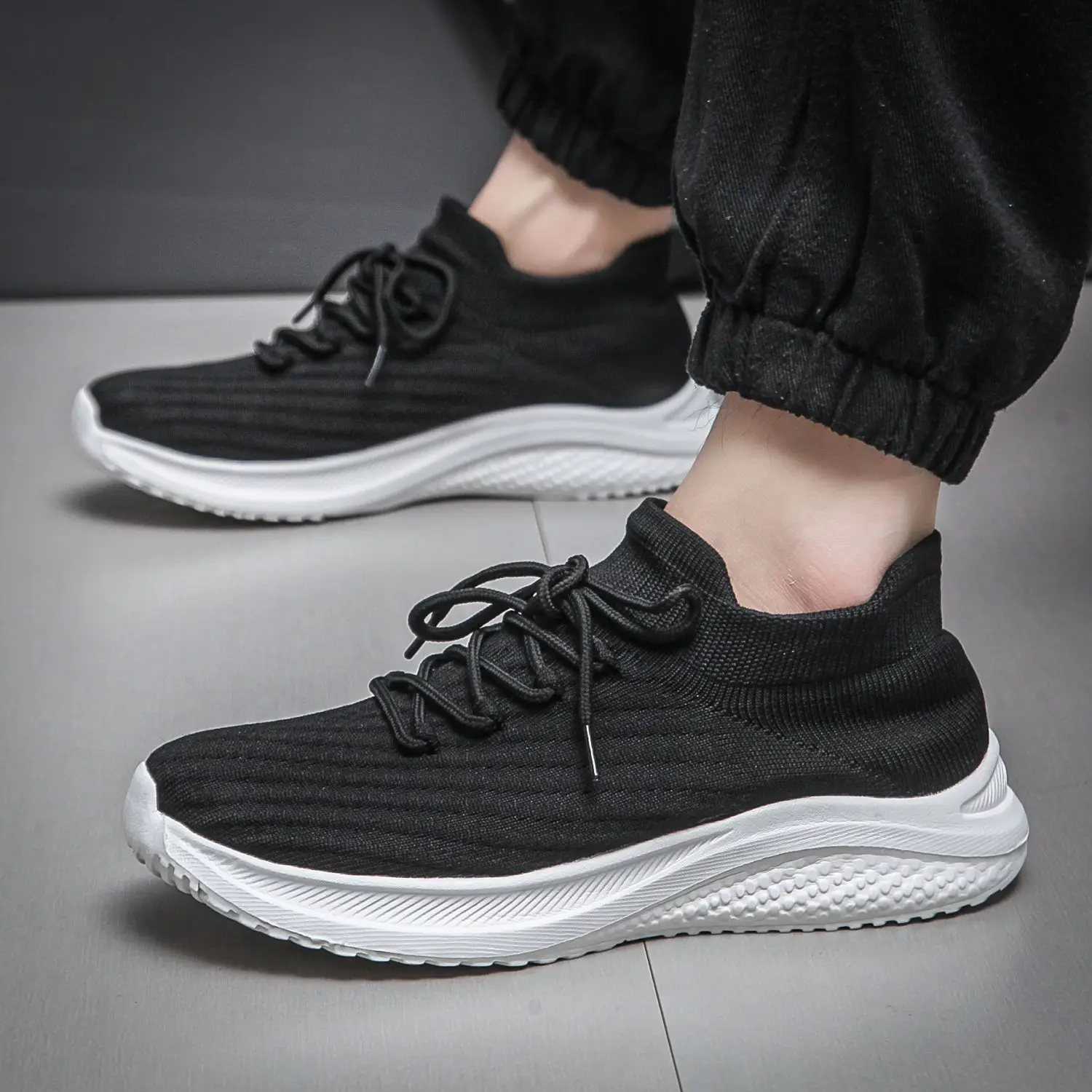 

Soft Breathable Running Thick Platform Male Sports Shoes Outdoor Jump Low Price Original Fashion Simple Men's Casual Sneakers