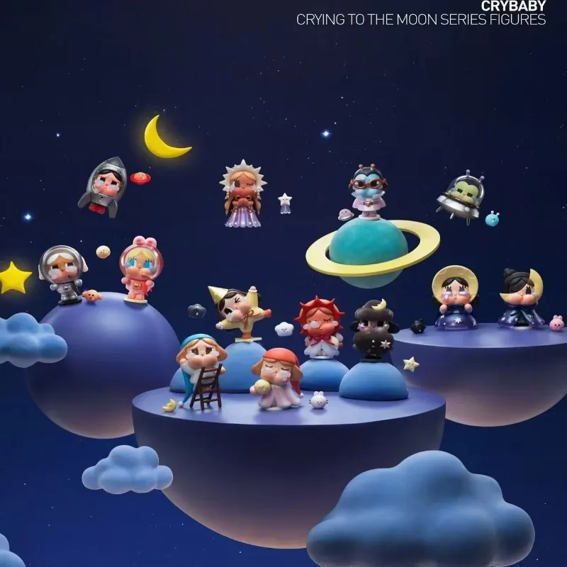 تماثيل صندوق أعمى من سلسلة POPMART CRYBABY's The Wandering Moon مع موضوع مساحة ألعاب عيد الميلاد المفاجئة ذات الطابع الفضائي
