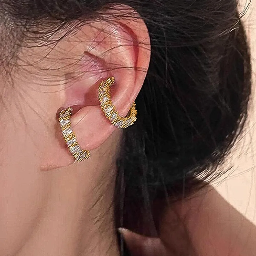 Korean Temperament Super Flash Single Row High Quality 5A Zircon Geometric C-shape Fake Piercing Clip Earrings for Women Jewelry
