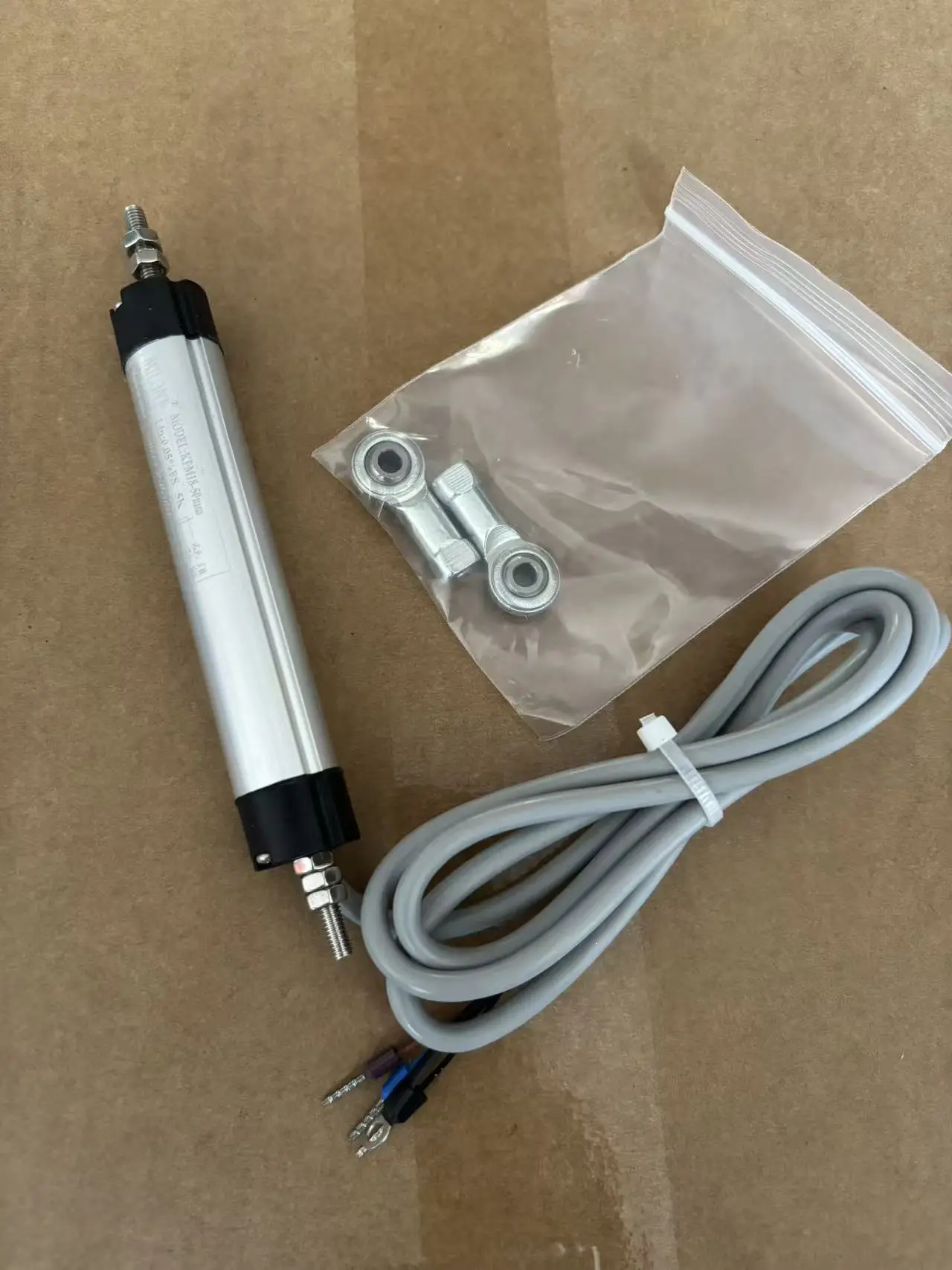 KPM18 18mm Power supply 10V，output 0-10V with 15 meters cable Linear Potentiometer Displacement Transducer Travel Sensor