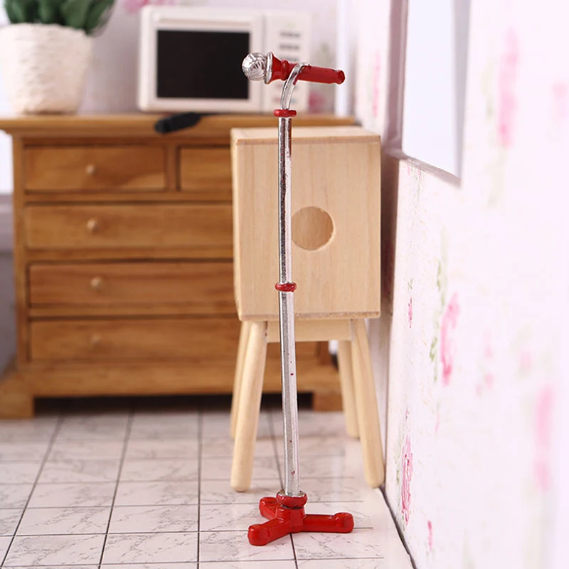 Mini modelo de micrófono de casa de muñecas con soporte, instrumentos musicales, muebles, accesorios para muñecas, juguetes de juego de simulación