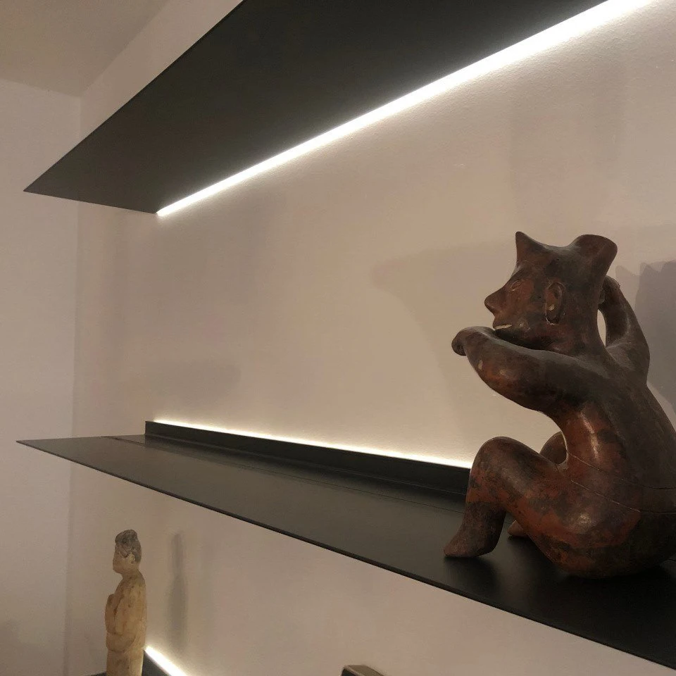 Modern Aluminum Wall Shelf with LED Lights, Built-in Lighting Floating Shelf for Home Hotel Apartment Decor