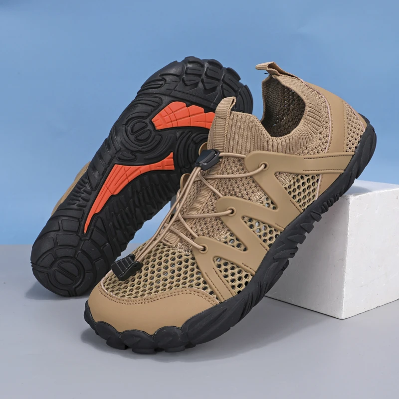 

Water shoes, suitable for stream trekking, tide pooling, beach swimming, snorkeling, river rafting and water park visits;