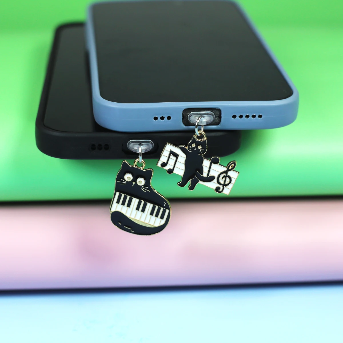 Piano Cat Black And White Phone Dustproof Plug Phone Accessories Decoration For Iphone For Samsung Type-C Dustproof Plug Pendant