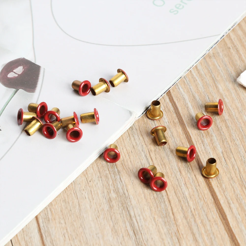 20 قطعة 1 مللي متر/2.5 مللي متر الملونة المعادن العيينة أزرار الأحذية فائقة صغيرة الملابس حزام مشبك Dolls بها بنفسك دمى أبازيم دمية أكياس الخياطة Accessori