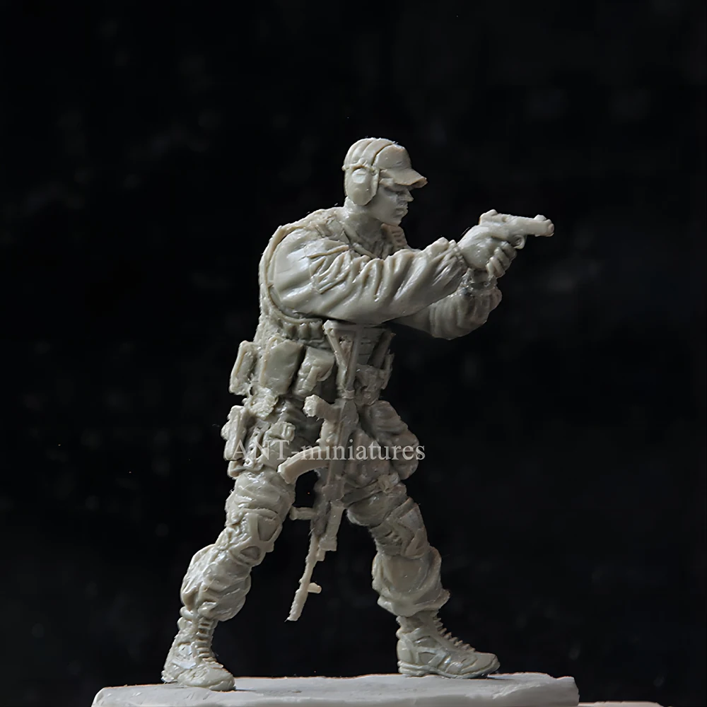 1/35 Resin Model Figure Kits GK , Military Theme，Unassembled And Unpainted