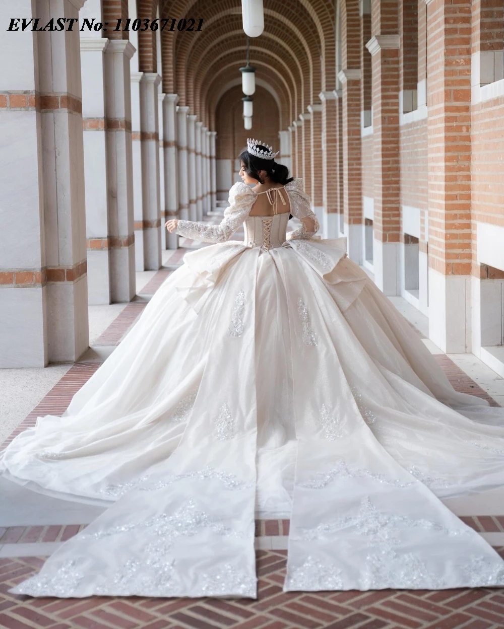 EVLAST ที่กําหนดเองงาช้าง Quinnceanera Ball Gown เงา Applique ประดับด้วยลูกปัดโบว์ฉัตรรัดตัวหวาน 16 Vestidos De 15 Anos SQ660