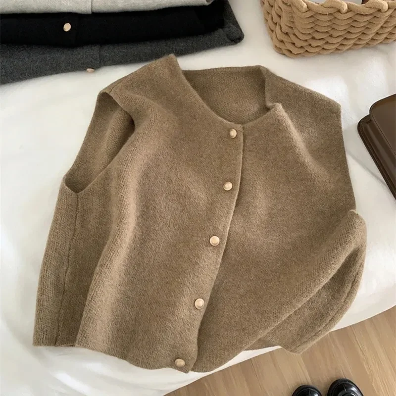 Entle Style Single Row Small Gold Button Round Neck Knitted Vest Cardigan for Women, Korean Style Sleeveless Camisole Top