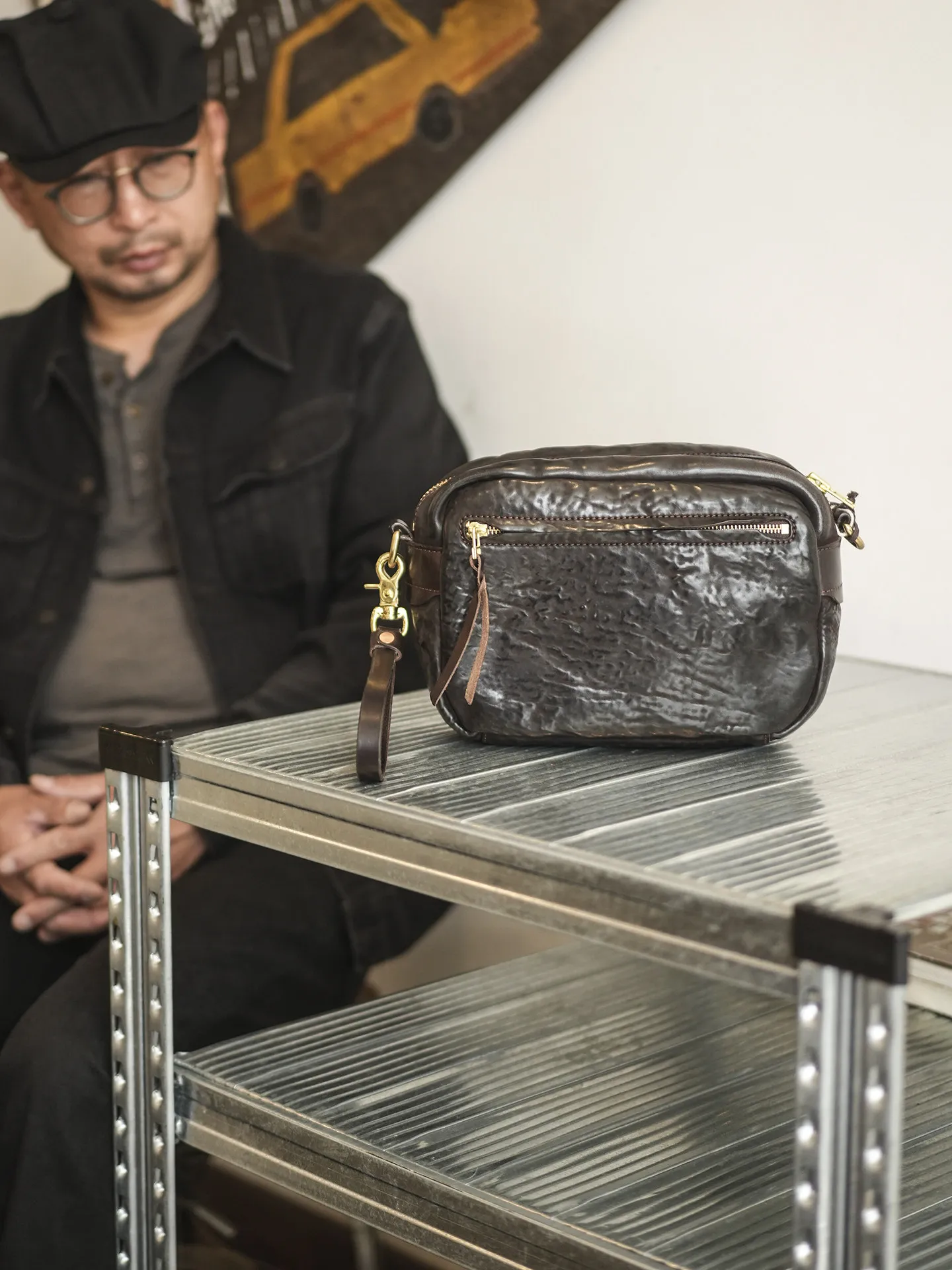 

PNDME fashion vintage designer handmade padded genuine leather men's crossbody bag casual luxury real cow leather shoulder bag