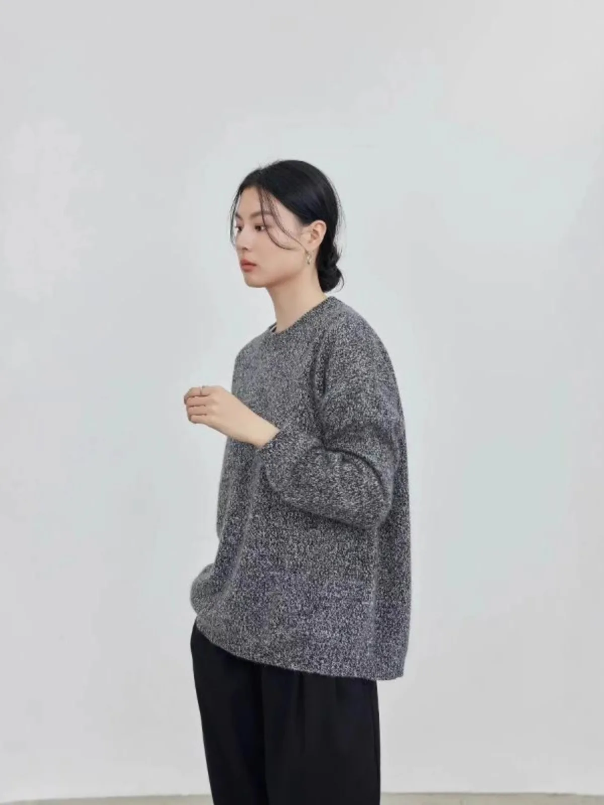 Simple temperament ~ cashmere sweater women's round collar yarn pullover sweater loose lazy style thick knit base shirt