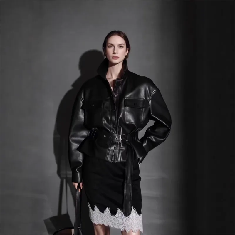 A new style of fashionable and stylish short leather for women with cinched waist niche motorcycle