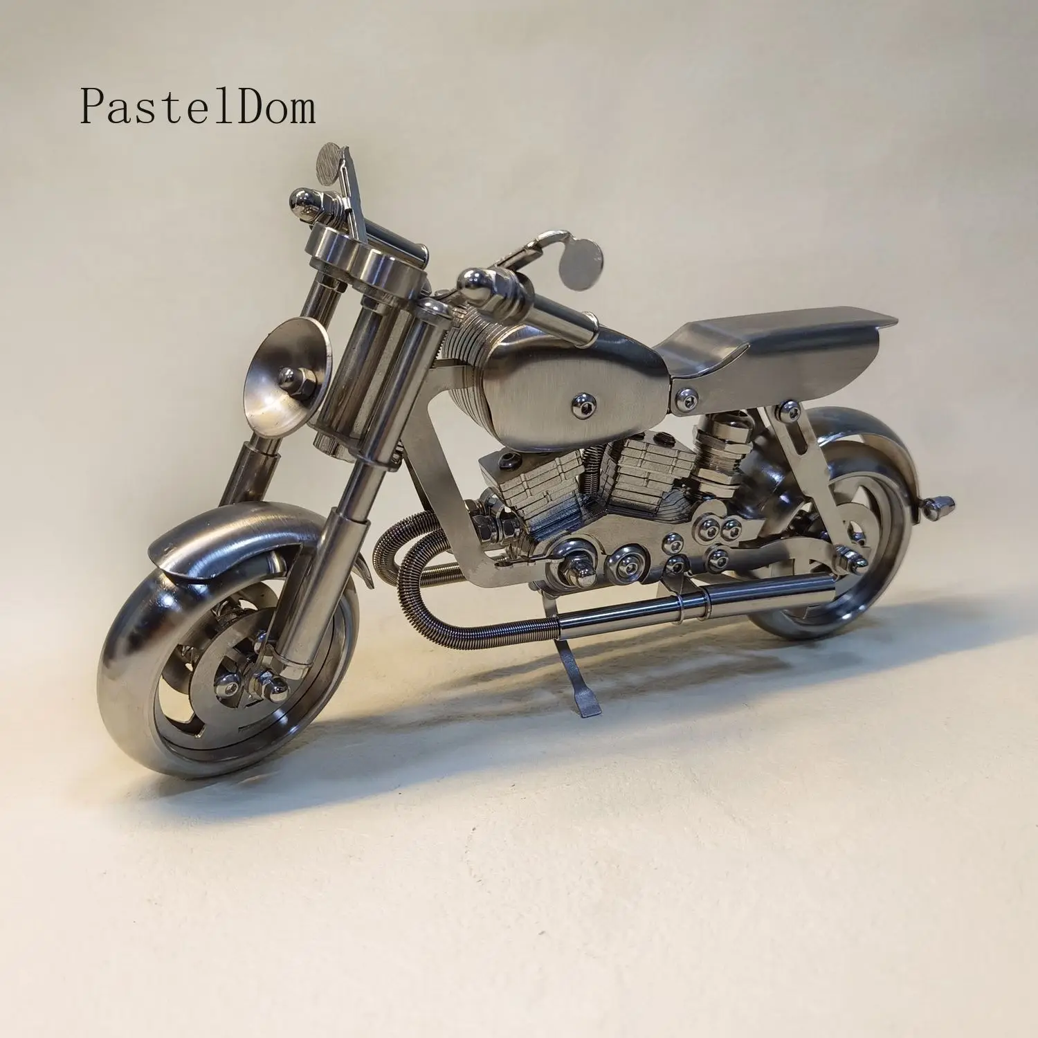 Classic Wrought Iron Motorcycle Model, All‑Metal Nostalgic Personalized Ornament for Home Desktop Decoration