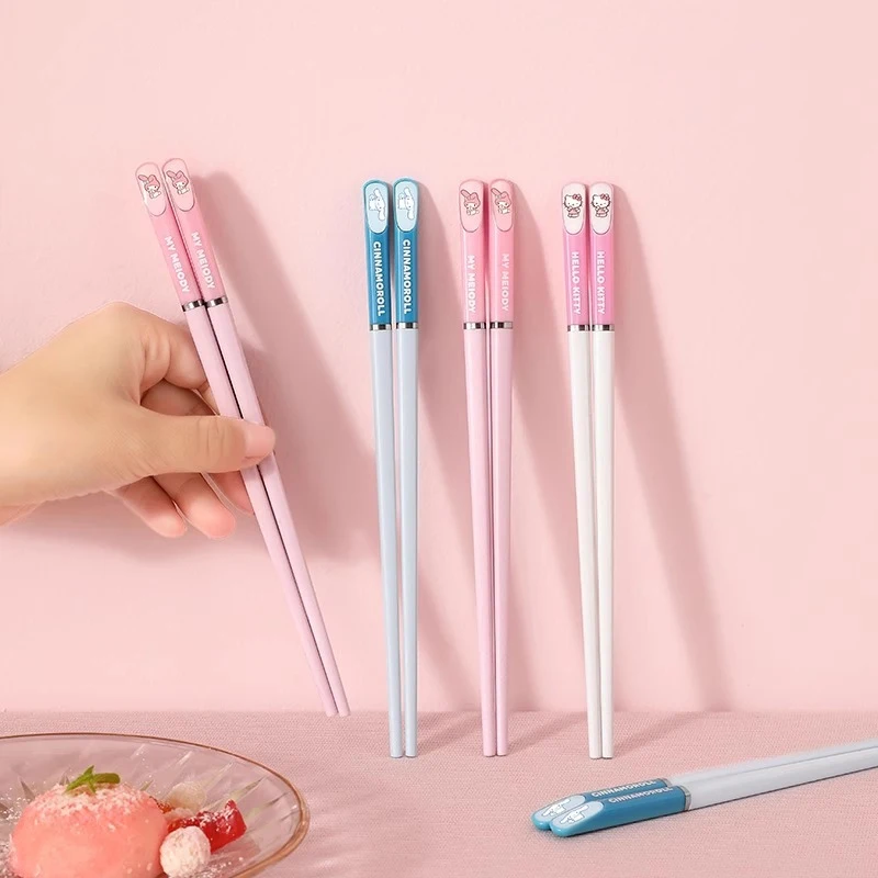 Palillos de Anime Sanrio Hello Kitty My Melody Cinnamoroll Kawaii, palillos reutilizables para comida de Sushi para parejas, vajilla portátil para el hogar