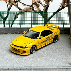 Diecast 1:64 Scale Alloy Nismo GTR R33 Nissan Skyline Yellow Sedan Racing Toy Car Model Collection Gifts Toys Scene Furnishings