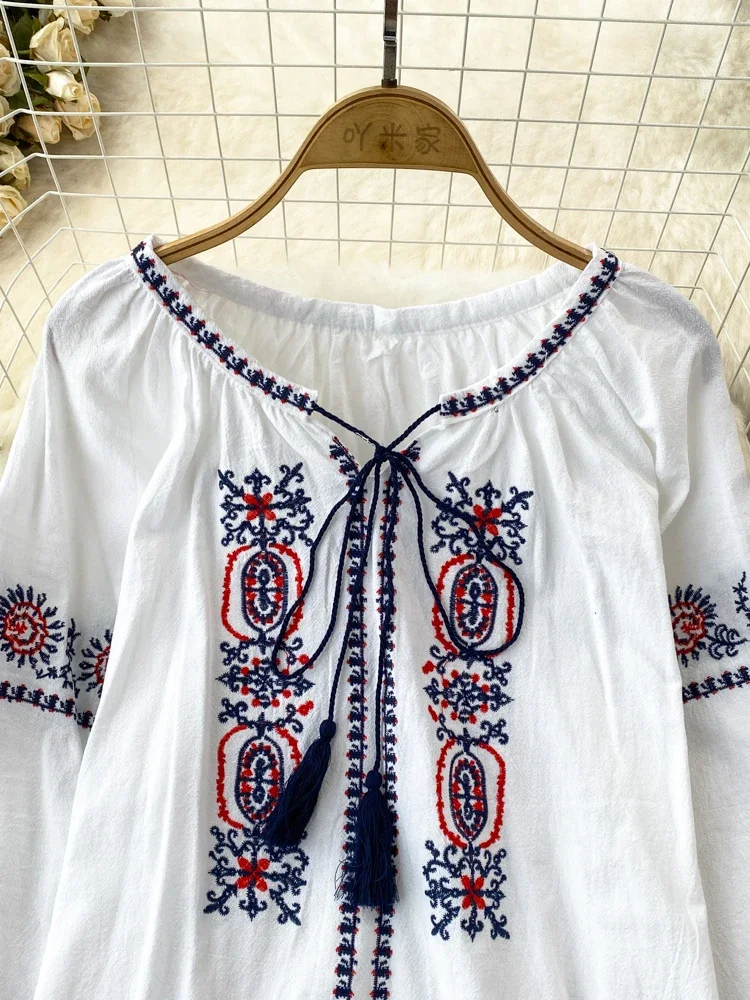 Spring Ethnic Style Retro Heavy Industry Totem Embroidery Tassel Lace Round Neck Puff Sleeve Top Trendy Women Blouse D1590