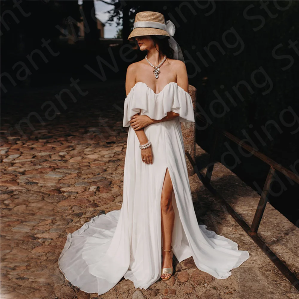 2023 New Simple Beach Wedding Dresses Summer Chiffon Boho Bridal Gown Side Split Open Back Vestido de novia Off Shoulder Sleeves