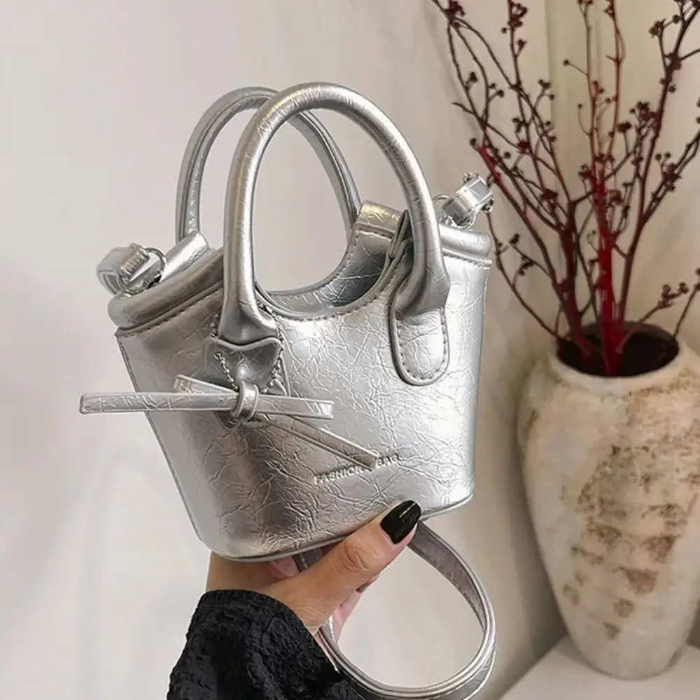Bolso de mano, Mini bolso tipo cesta, bolso cruzado con estampado de letras, bolso de PU plateado, bolso de hombro con colgante de estrella y lazo bonito de estilo coreano para mujer