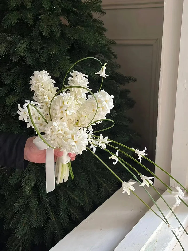 Simulation flower hyacinth niche holding florist joint model bride wedding certificate shooting props