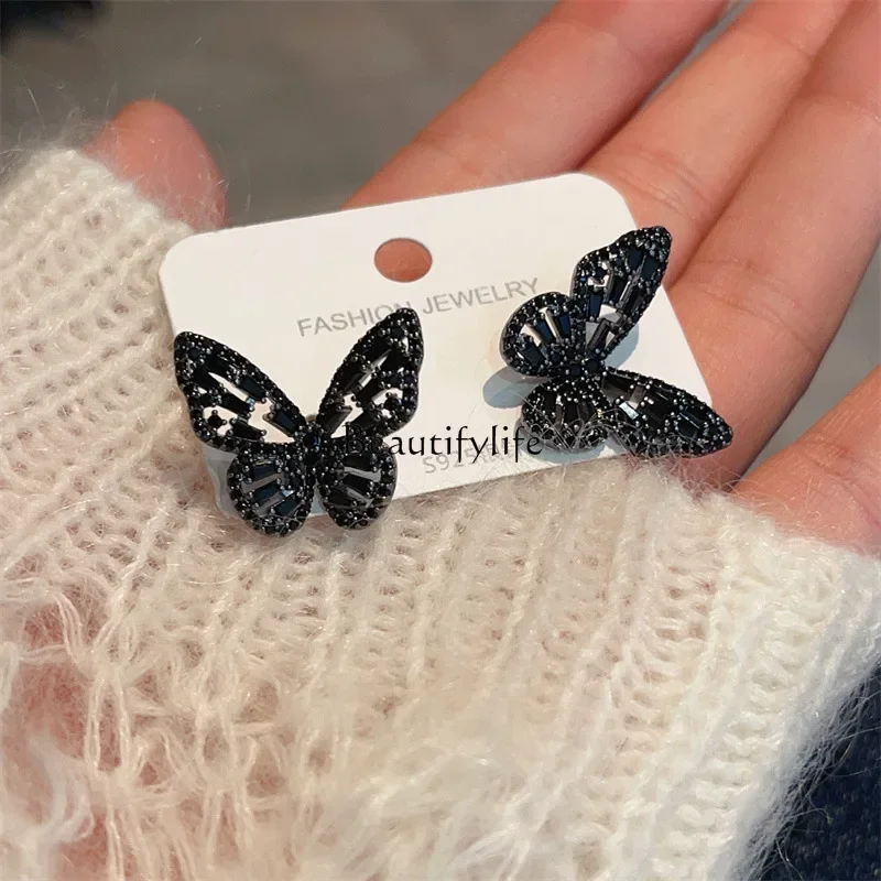 

S925 silver fashion three-dimensional fresh butterfly earrings women's niche light luxury ear jewelry