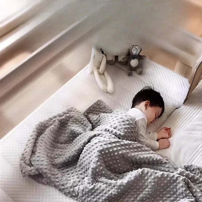 سرير أطفال حديثي الولادة متعدد الوظائف قابل للطي وقابل للإزالة