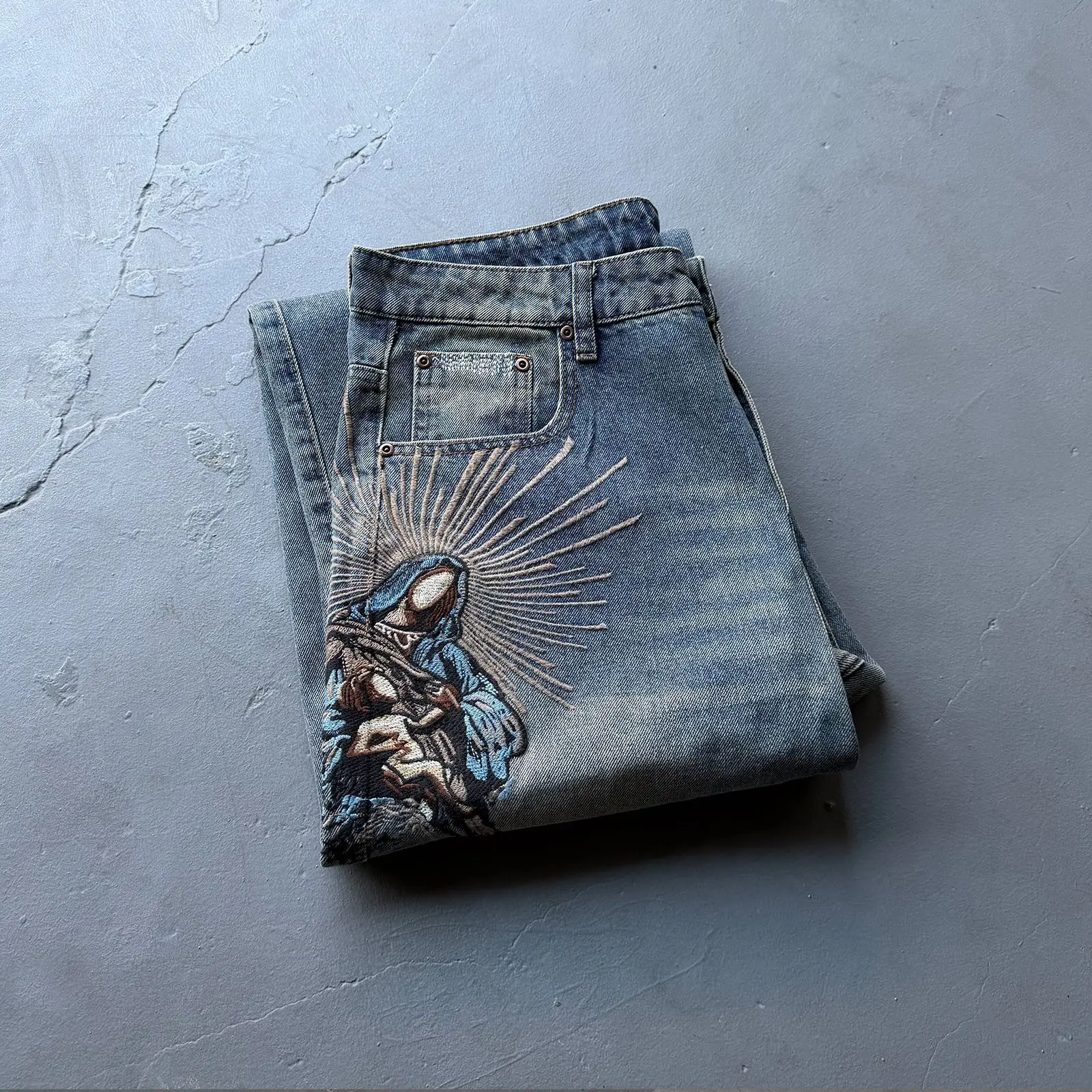 

Derschutze 2026 New High-Street Vintage Heavy-Duty Embroidered Ripped Jeans for Men - Designer-Inspired Streetwear Pants