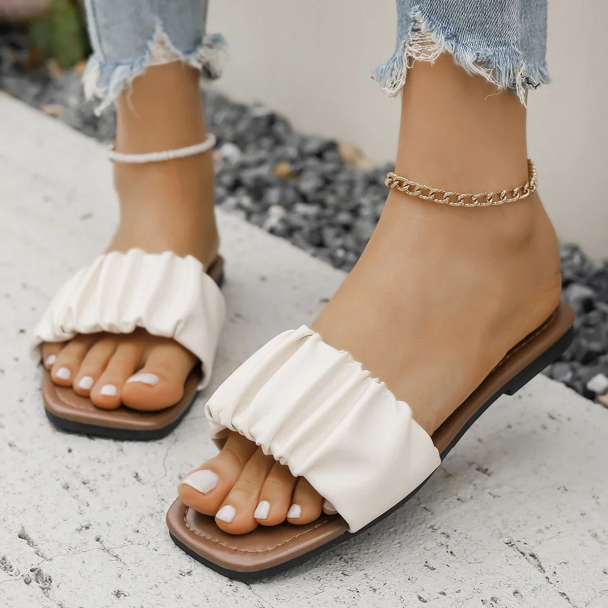 

Pop Summer Slippers For Women Pleated Flip Flops Flats 2025 New Korean Slippers Women Sandals Green Slip On Shoes Big Size 36-42