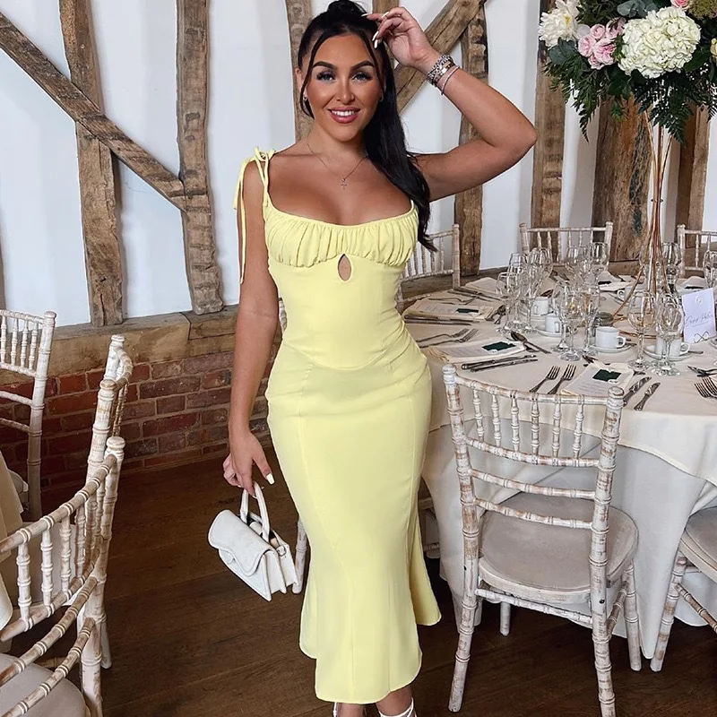 Nowa damska odzież na lato 2025 w stylu ins Spice Girls, głęboki dekolt, sukienka na ramiączkach, dopasowana, seksowna, rybka.