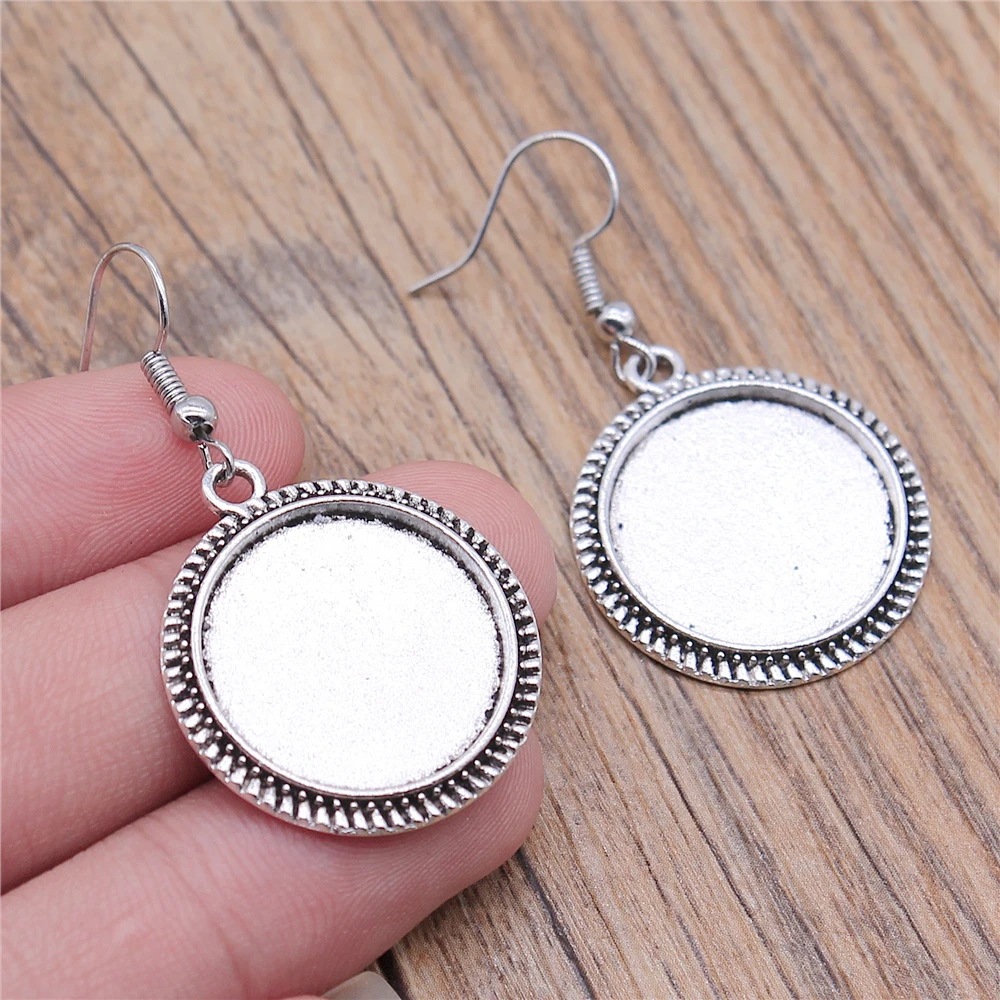Vintage 2 Colors 16mm 20mm Round Simple Style Cameo Cabochon Pendant Base Setting Drop Earrings For Earring Making