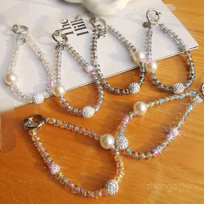 

Женский браслет с бусинами ручной работы