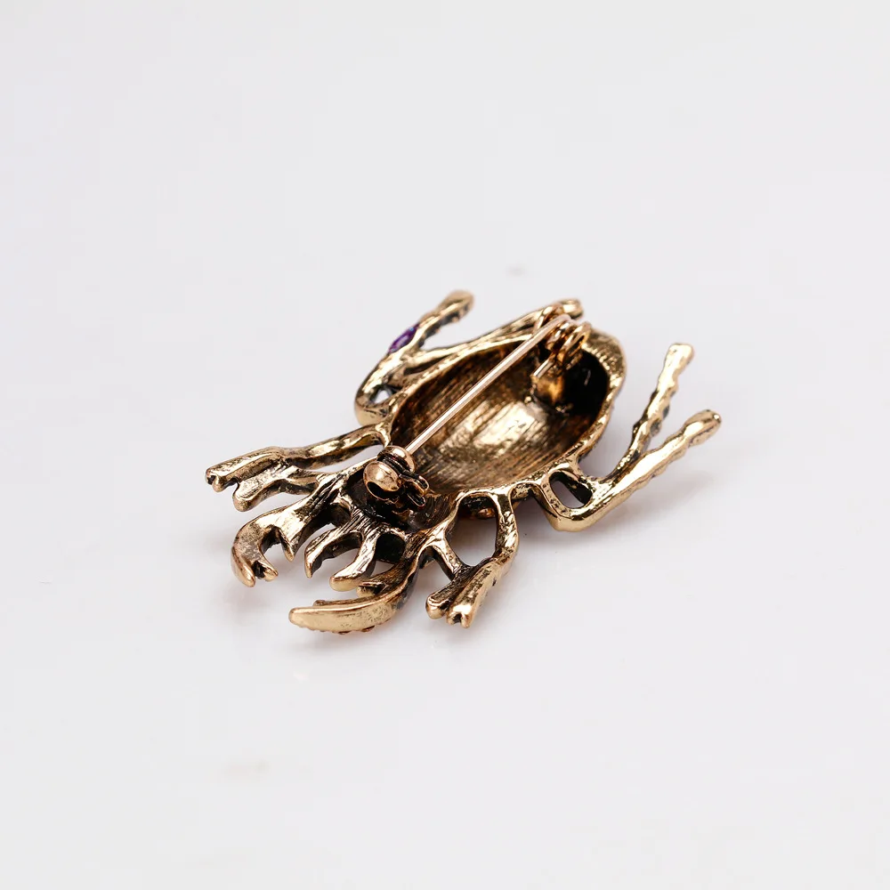 Japanese Rhinoceros Beetle Rhinestone Brooch for Women Men Unisex Trendy Enamel Metal Animal Brooches Pins Jewelry Gifts