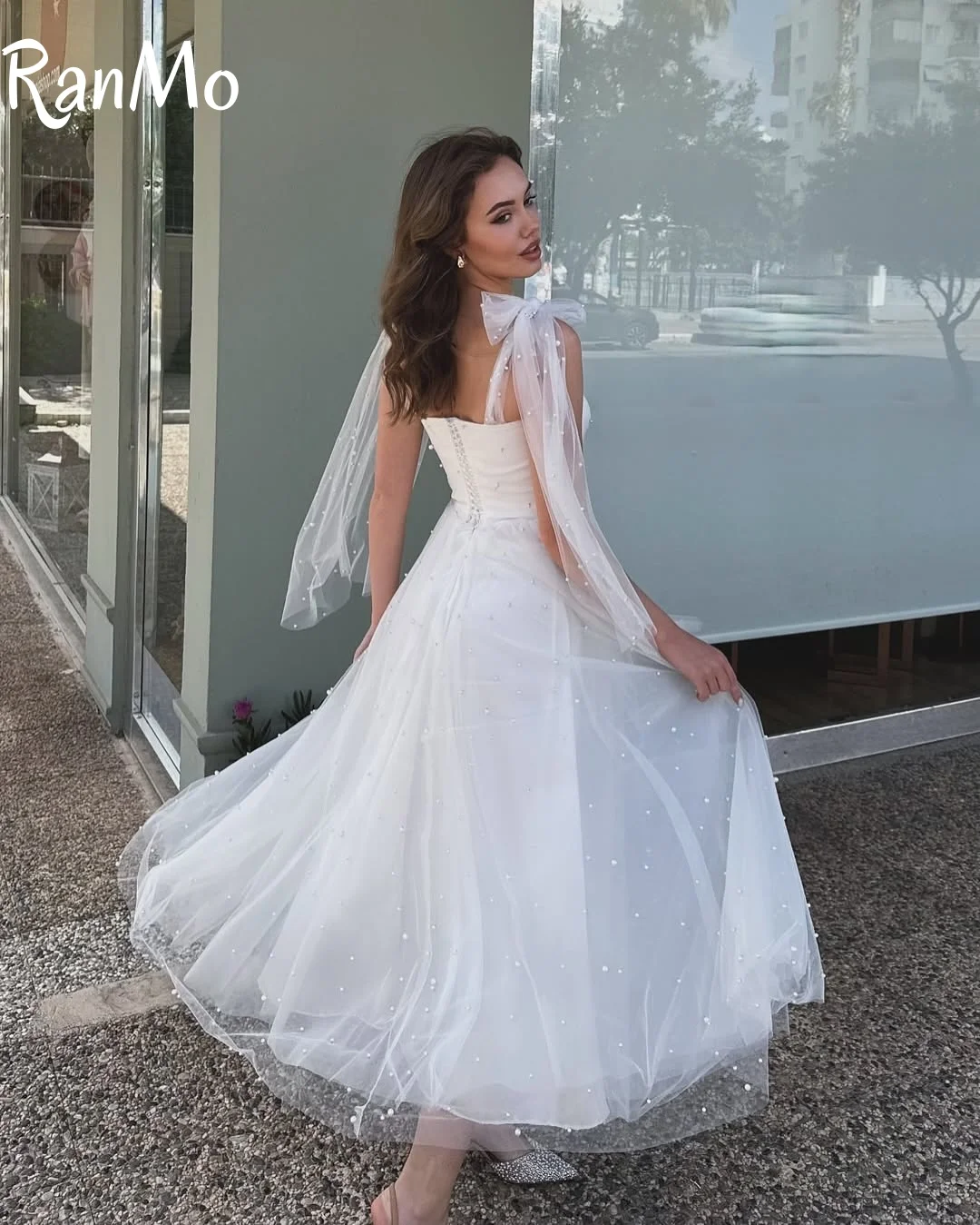 Ranmo 2025 Abito da sposa chic in tulle di raso bianco Una linea al ginocchio con abito da festa da sposa con rivestimento trasparente personalizzato Taglie forti