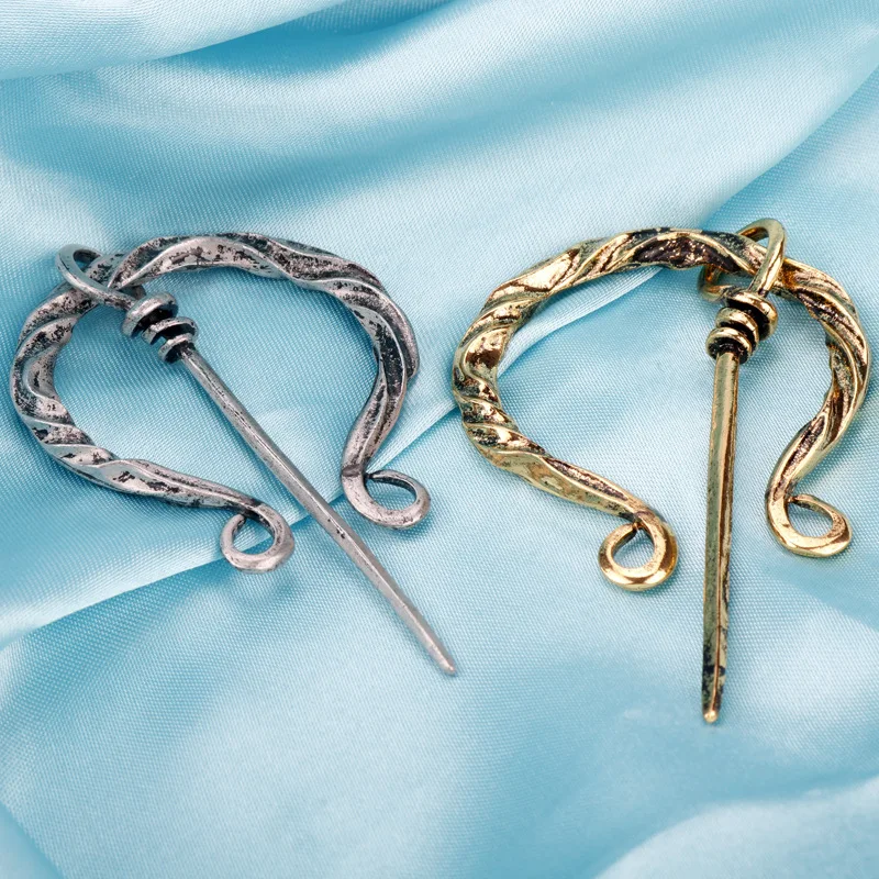 1 PC VINTAGE เสื้อคลุมไวกิ้งเข็มกลัดโจรสลัด Cloak Coat Shawl BUCKLE โลหะ Trench Coat PIN คอสเพลย์อุปกรณ์เสริมของขวัญฮาโลวีน